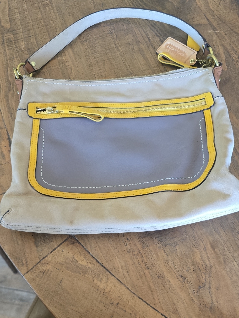 COACH HANDBAG